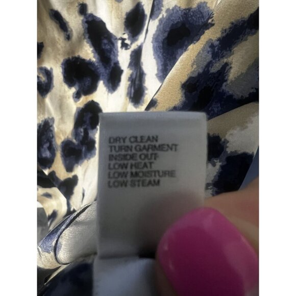 St. John Animal Print Blouse WOMEN L Loose Fit Beige & Navy Long Sleeves Ruffled - Picture 8 of 8